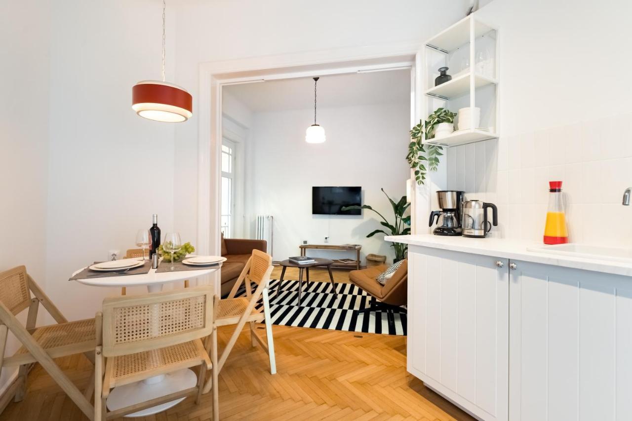 Cismigiu Serenity: 1Br Flat With Scenic Balcony Бухарест Экстерьер фото