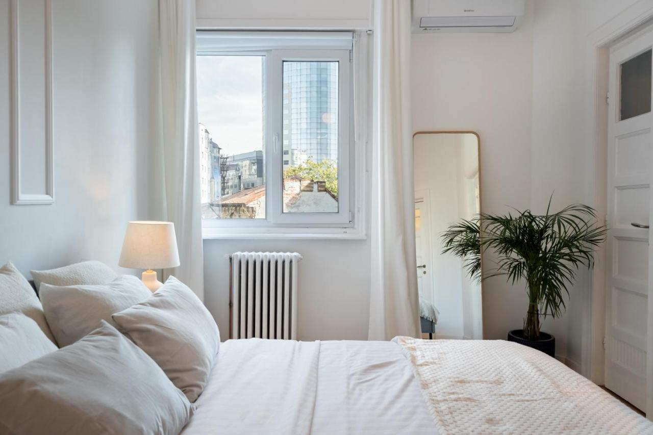 Cismigiu Serenity: 1Br Flat With Scenic Balcony Бухарест Экстерьер фото