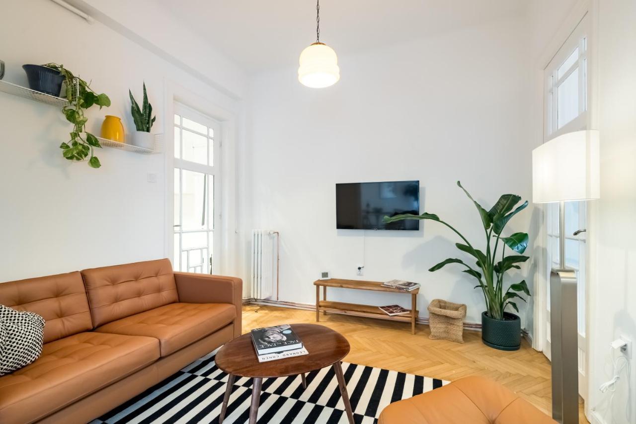 Cismigiu Serenity: 1Br Flat With Scenic Balcony Бухарест Экстерьер фото