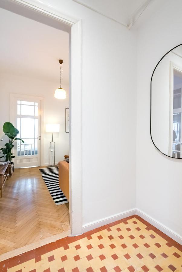 Cismigiu Serenity: 1Br Flat With Scenic Balcony Бухарест Экстерьер фото