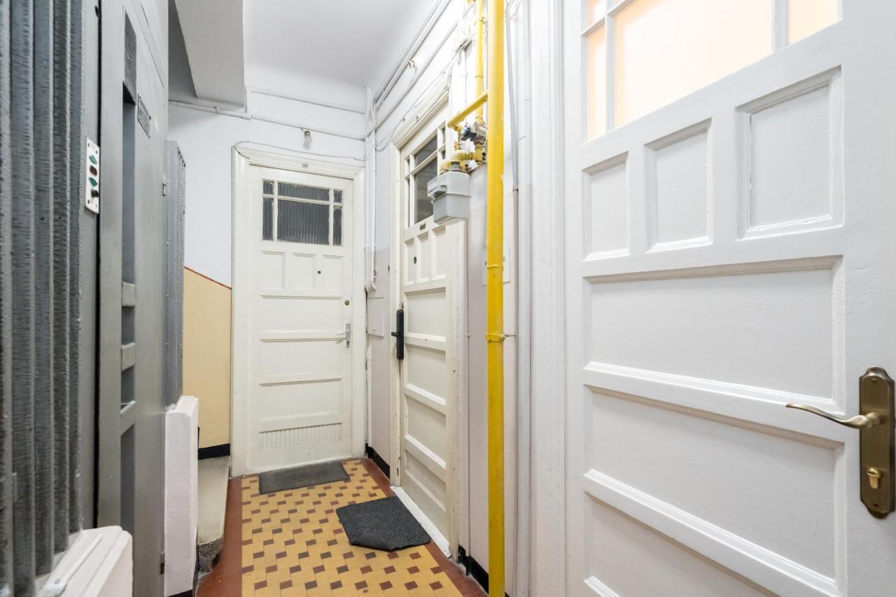 Cismigiu Serenity: 1Br Flat With Scenic Balcony Бухарест Экстерьер фото