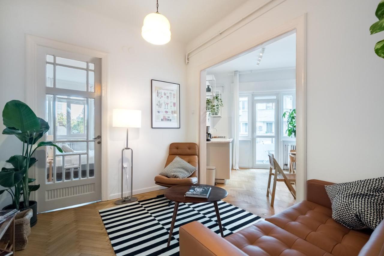 Cismigiu Serenity: 1Br Flat With Scenic Balcony Бухарест Экстерьер фото