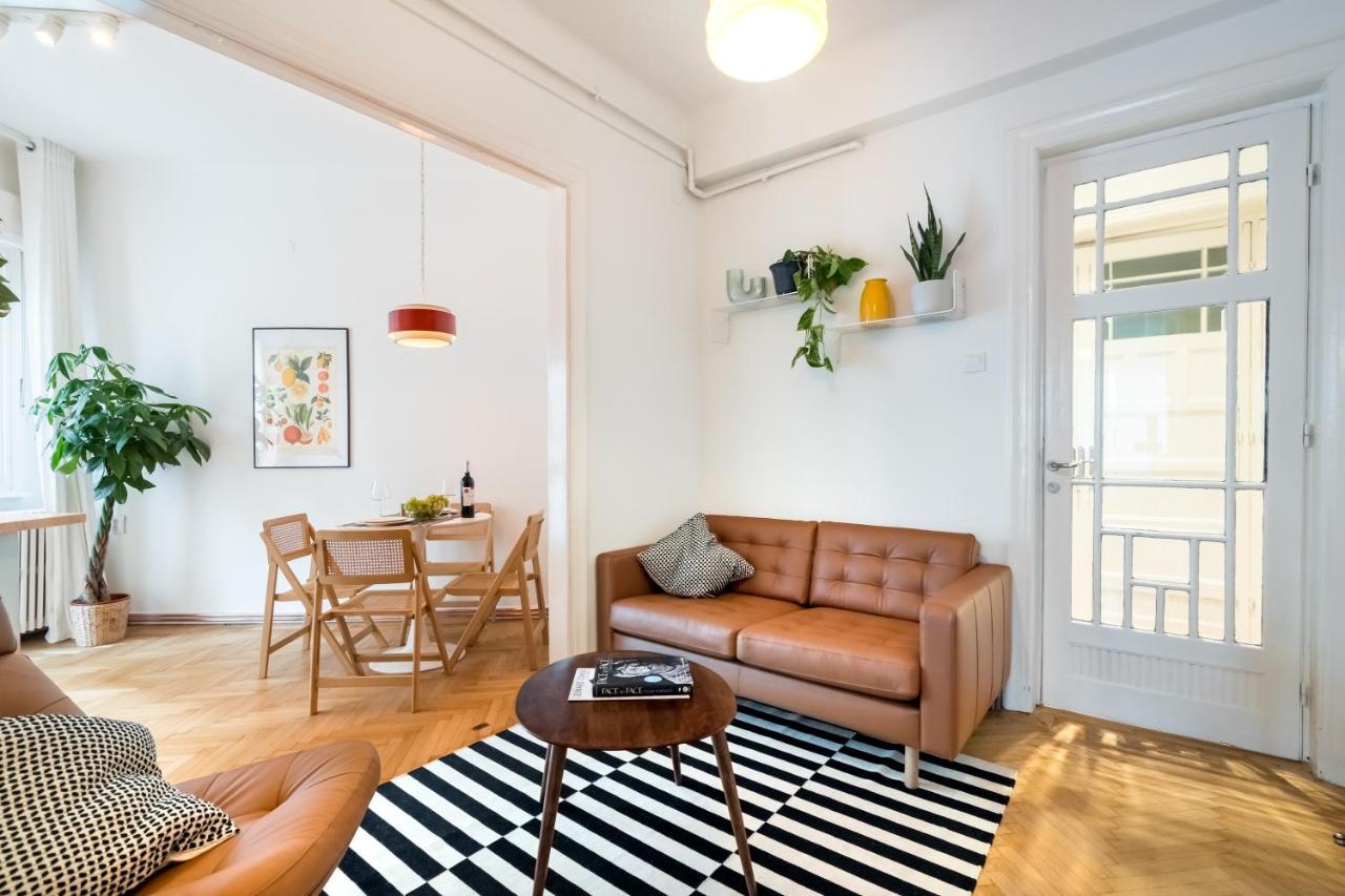 Cismigiu Serenity: 1Br Flat With Scenic Balcony Бухарест Экстерьер фото
